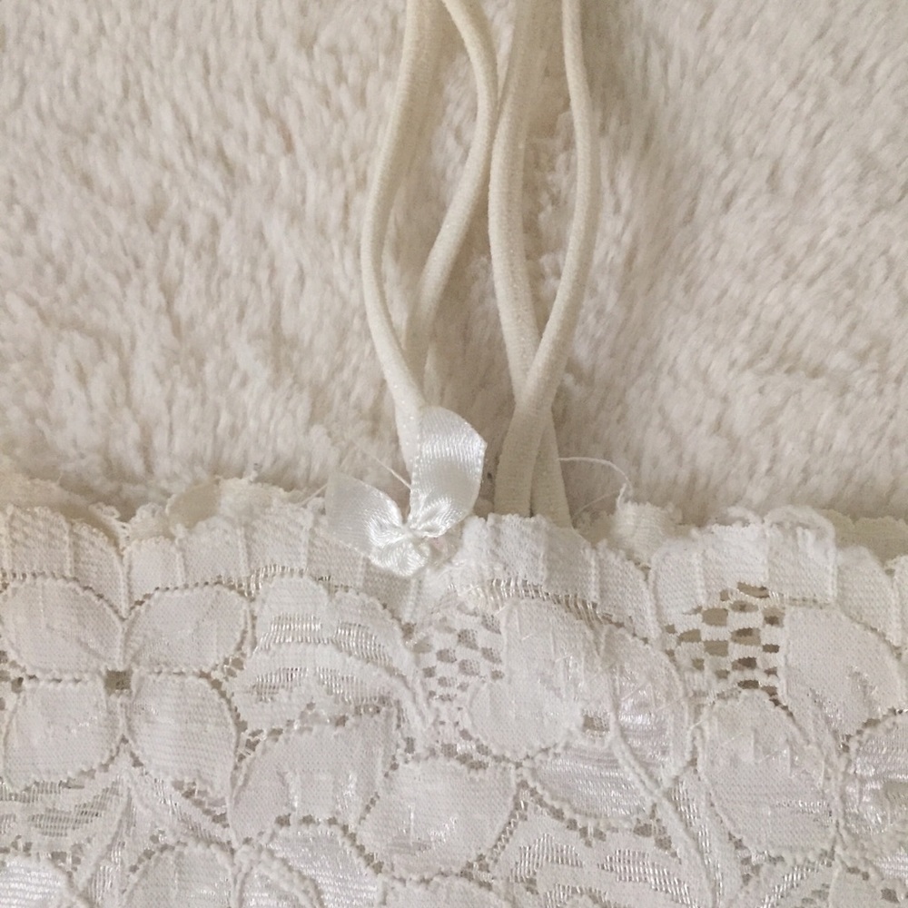 Floral laced square crop top - Picture 2 of 2